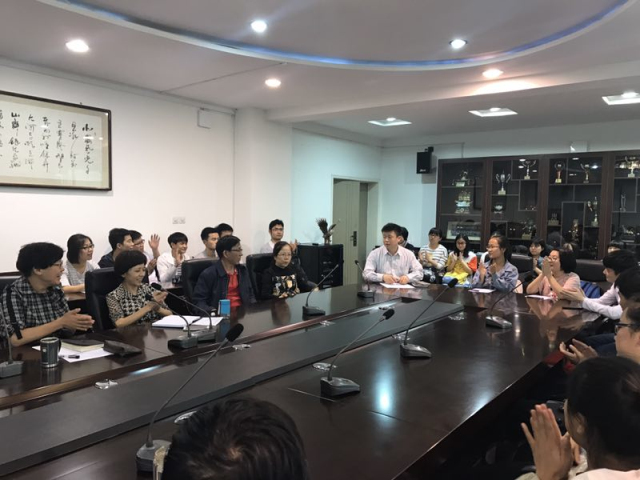 2员工座谈会.jpg